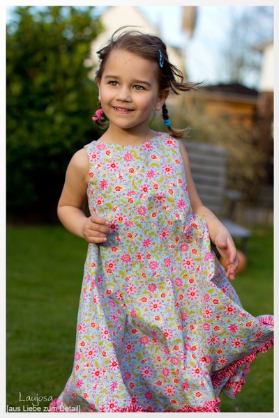 UNIQUE, Festtagskleid, Schnittmuster