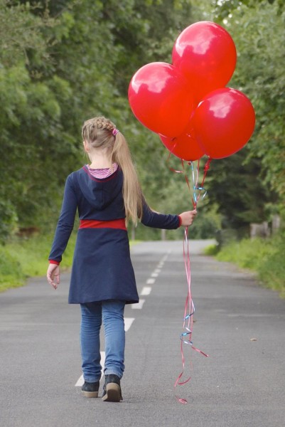 Kapuzen-Sweatkleid "Nika" Schnittmuster mit Nähanleitung