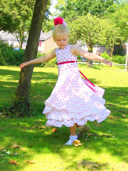 UNIQUE, Festtagskleid, Schnittmuster