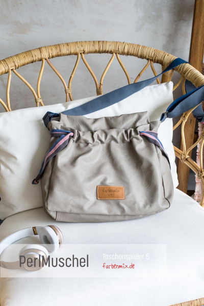 PDF Schnittmuster "PerlMuschel" kleine Umhängetasche mit Fächern.