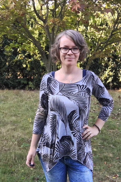 Mialunas "Lady Indira" – ein langärmeliges Damenshirt mit Zipfeln.