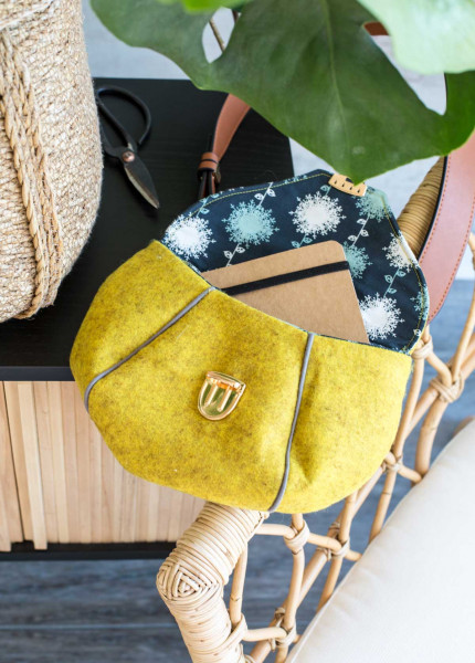 Schnittmuster kleine Damen-Handtasche mit Steckschloss und Umhängegurt