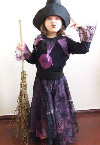 Hexenkostüm nähen mit Schnittmuster Henrika von Farbenmix