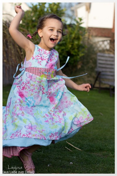 UNIQUE, Festtagskleid, Schnittmuster