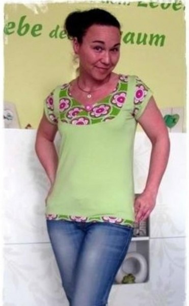 Lady Carolyn, Damenshirt mit Einsatz, Schnittmuster