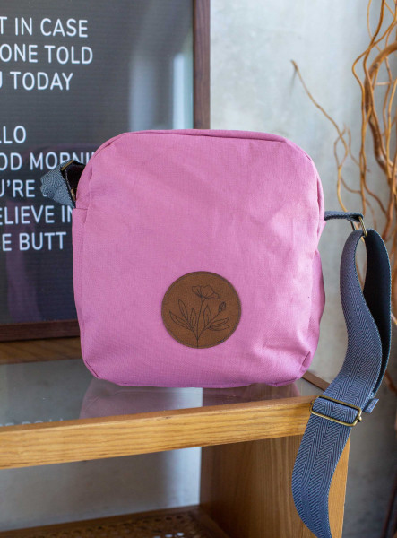 BugWelle, Umhängetasche mit geräumiger Vordertasche