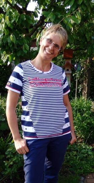 Gratis Ebook Schnittmuster "Lady Aimee" mit Teilungsnähten