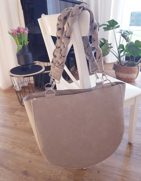 Große Shoppingbag Maditje mit abnehmbaren, geflochtenen Henkeln, genäht aus Kunstleder