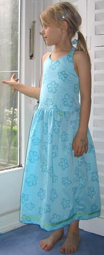 YOLA, Neckholderkleid, Schnittmuster