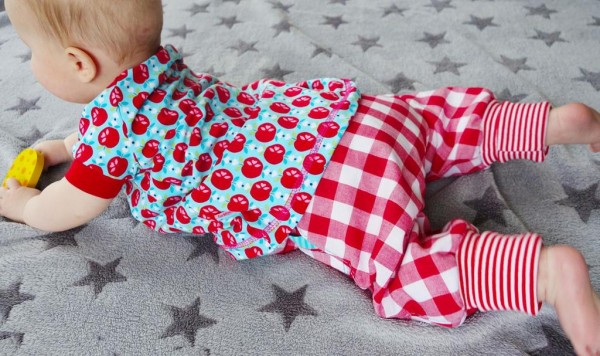 Klimperklein Babyhose aus Baumwolle