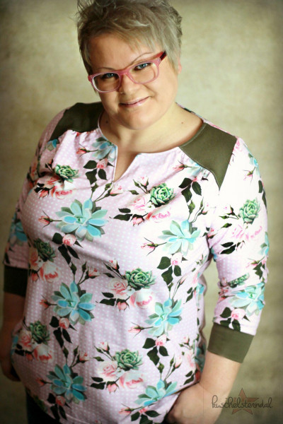 Damenshirt Schnittmuster Blumenmuster XL Größe