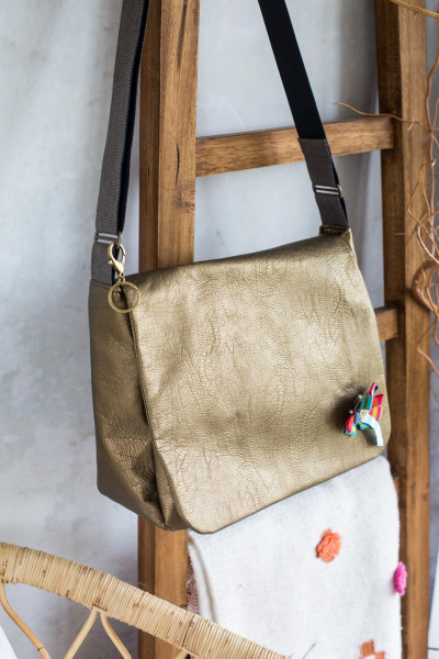 CityStyle Umhängetasche mit verstellbarem Taschengurt aus goldfarbenem Kunstleder