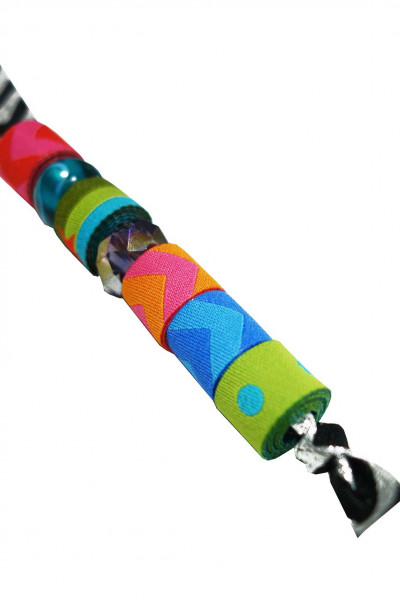 Webband Upcycling Idee Gerollte Webbänder für hübsche Perlenanhänger