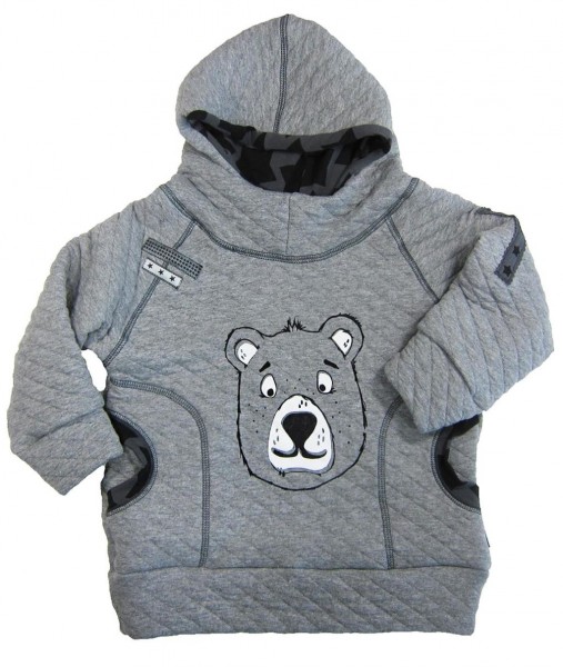 Schnittmuster Kinderhoodie Danai aus grauem Steppsweat mit Bärenapplikation.r.