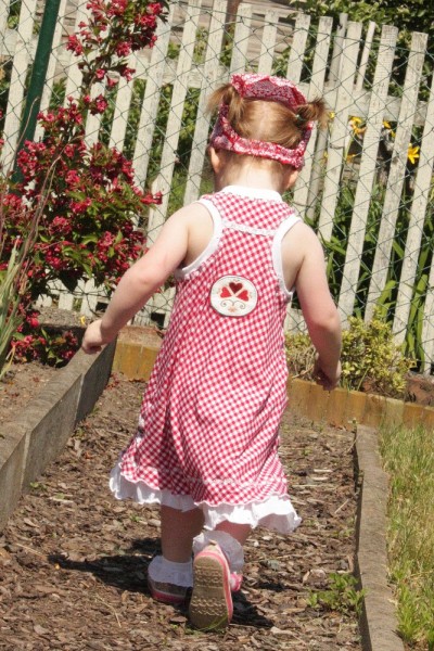 Einfach zu nähendes Jerseykleid für Mädchen, Ebook-Schnittmuster zum Downloaden