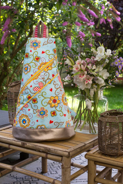 BigCrossBag Rucksack Crossbodybag Nähanleitung von farbenmix aus JPs Garden Baumwollstoff.