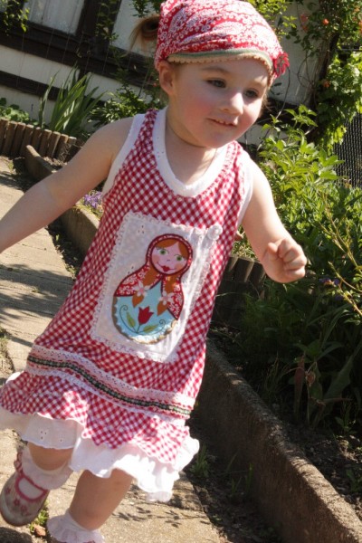 Einfach zu nähendes Jerseykleid für Mädchen, Ebook-Schnittmuster zum Downloaden