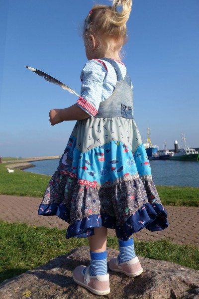 Süßes Kinder Stufenkleid nähen - Schnitt und Nähanleitung Farbenmix