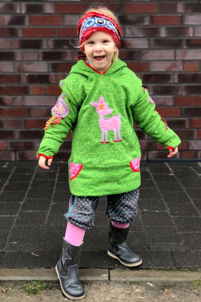 Kinder Sweatpulli mit Kapuze und Daumenlöchern - Schnittmuster mit ausführlicher Nähanleitung