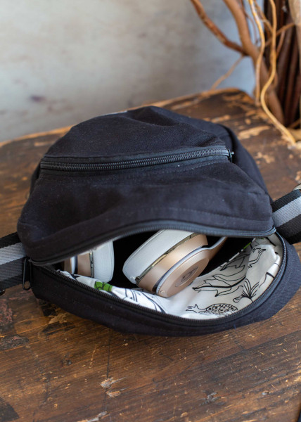 BugWelle, Umhängetasche mit geräumiger Vordertasche