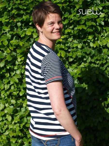 Gestreiftes Damenshirt in bequemer Weite nähen