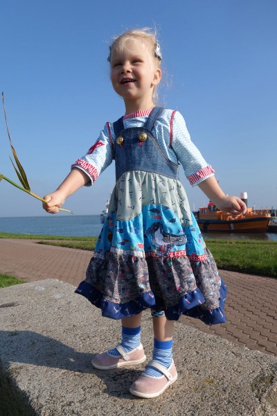 Kinderkleid mit Trägern nähen - Schnittmuster Sasha mit Fotoanleitung