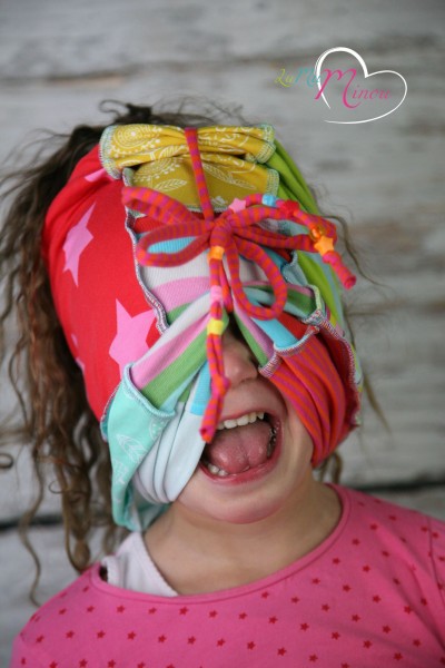 Bunter Schlauchschal aus Stoffresten