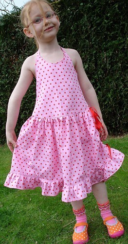 YOLA, Neckholderkleid, Schnittmuster