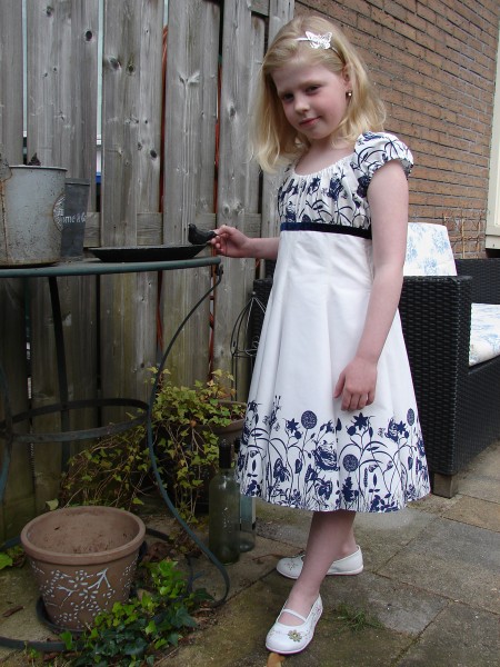 Festkleid für Kinder nähen - Papierschmuster / Ebook mit A0 und A4 Schnittbogen