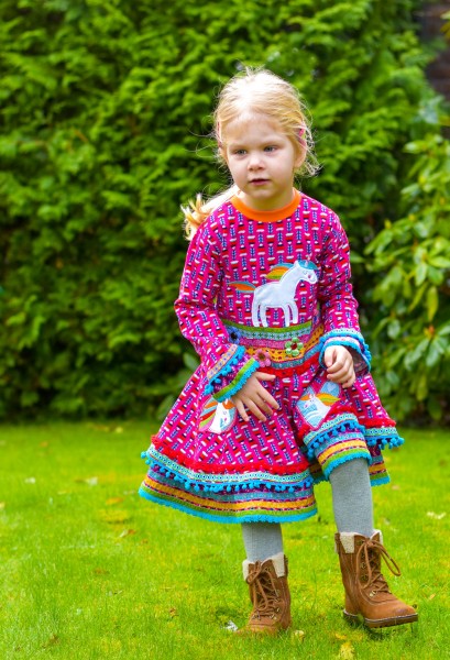 Kinderkleid für Weihnachten nähen - Henrika Schnittmuster inkl. Nähanleitung