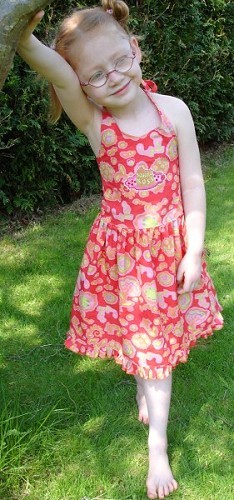 YOLA, Neckholderkleid, Schnittmuster