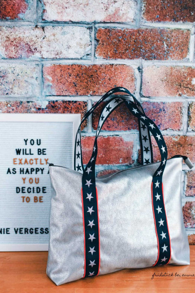 Shopping-Bag "Ruckzuck" aus Metallic-Kunstleder Silber - PDF-Schnitt zum Downloaden bei Farbenmix