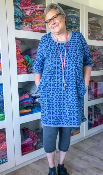 Bequemes Jerseykleid mit Taschen in Übergrößen