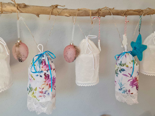 Selbstgenähte Lampenschirme für LED-Lichterkette.