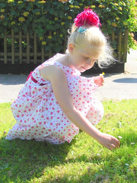 UNIQUE, Festtagskleid, Schnittmuster