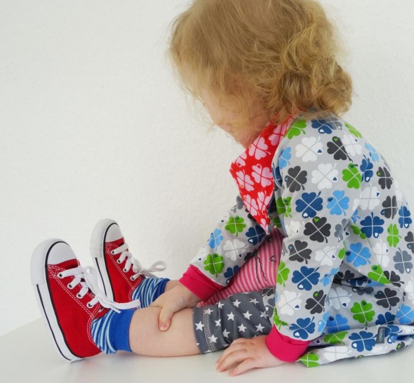 Klimperklein Kinderkleid mit Raglanärmeln