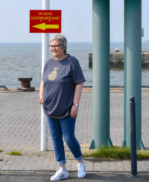 Kurzarm Damenshirt "Big Lady Pepe" von Mialuna