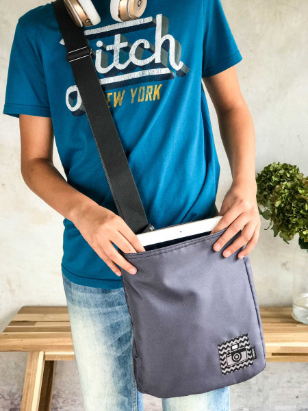 Ebook Nähanleitung einfache kleine Umhängetasche für Männer.