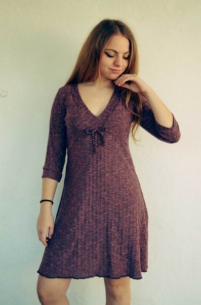 Camila, Damenkleid mit V-Ausschnitt