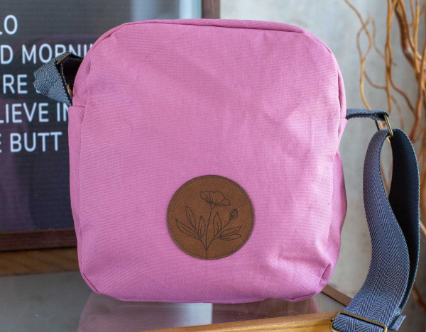 BugWelle, Umhängetasche mit geräumiger Vordertasche