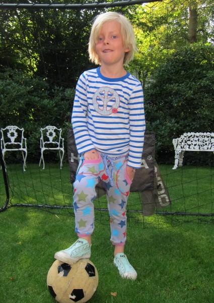 Schnittmuster Sweathose Donna für Jungs - mit Schritt-für-Schritt-Nähanleitung.