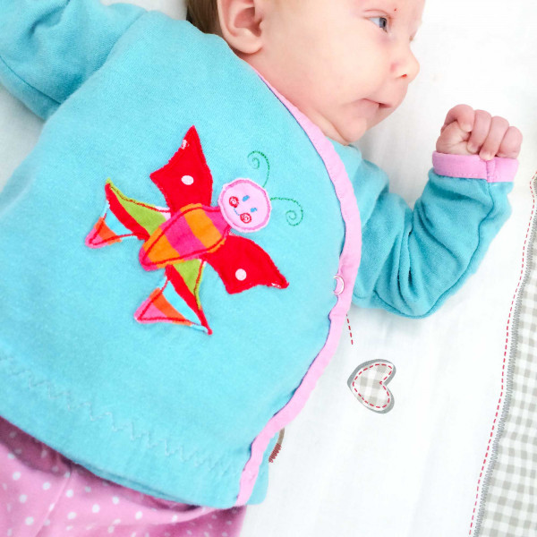 Einfach zu nähendes Wickelshirt für Babys