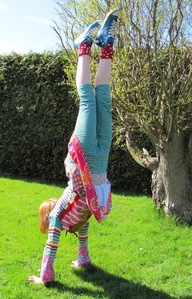 Kinderrock mit eingenähter Leggins