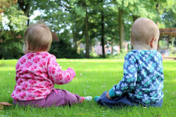 Ebook Schnittmuster Babyshirt mit amerikanischem Ausschnitt von Klimperklein