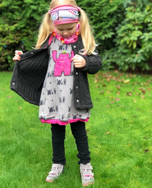 Schnittmuster weites Kindershirt mit Cardigan